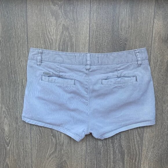 Aritzia Tna Shorts Cargo Khakis Light Gray Mid low rise Size 2 Y2K 2000s - Picture 10 of 15